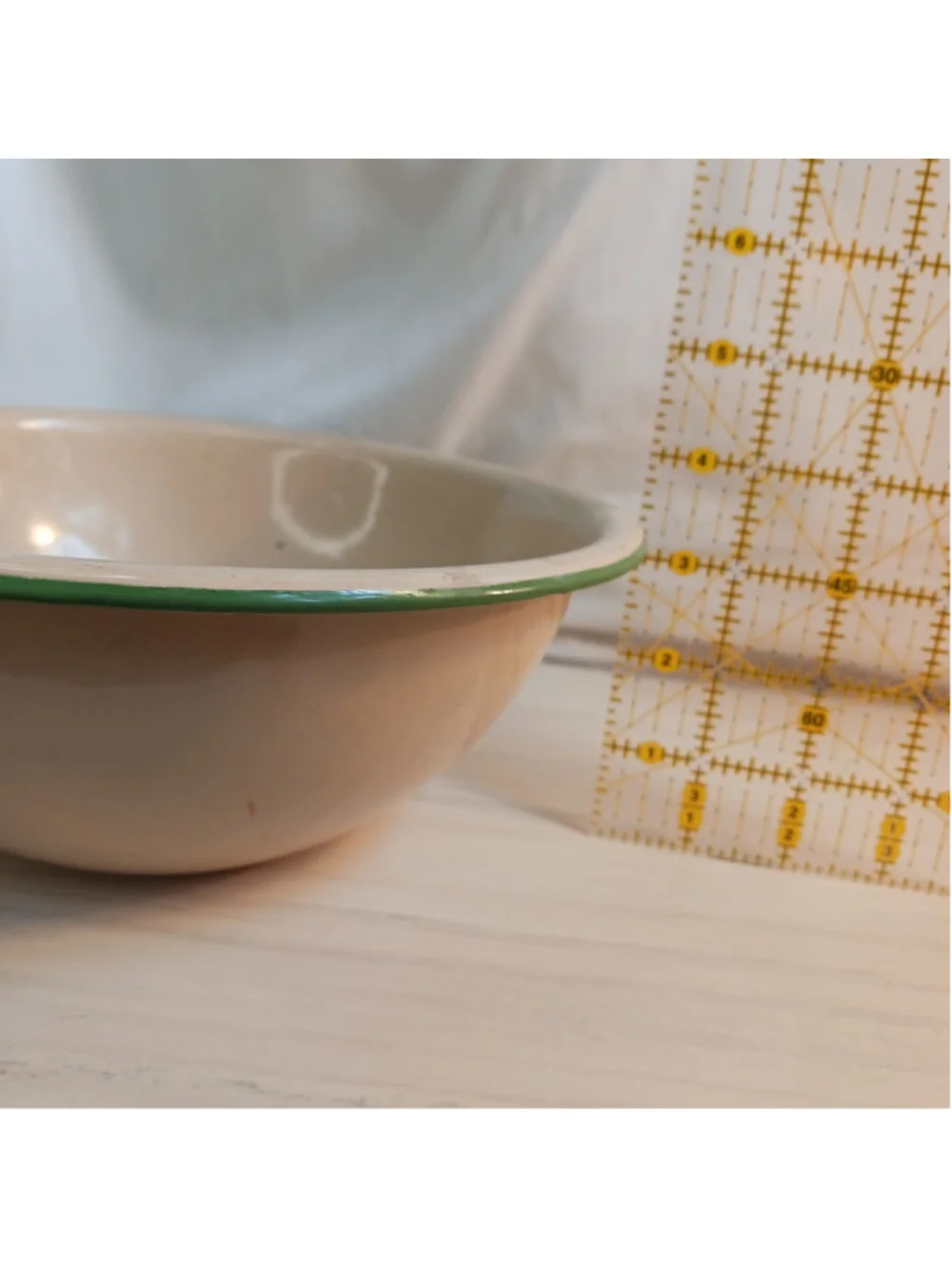 VTG Beige W/Green Trimmed Enamelware Bowl 9